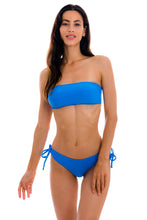 Load image into Gallery viewer, Model Front: Rio De Sol Top Top Uv-Enseada Bandeau-Reto