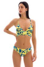 Load image into Gallery viewer, Model Front: Rio De Sol Bottom Bottom Lemon Flower Cos Comfort