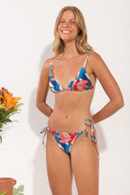 Load image into Gallery viewer, Model Front: Rio De Sol Top Top Maui Tri-Fixo