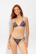 Load image into Gallery viewer, Model Front: Rio De Sol Bottom Bottom Coqueiro Frufru