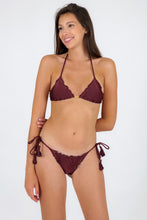 Load image into Gallery viewer, Model Front: Rio De Sol Top Top Barolo Frufru