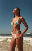 Load image into Gallery viewer, Image 09: Wednesday In Hawaii By Rio De Sol Top Top Pua-Valley Ana
