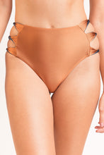 Load image into Gallery viewer, Gallery: Rio De Sol Bottom Bottom Nocciola High-Waist-Spin
