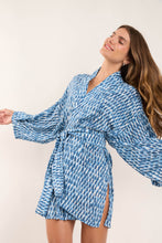 Load image into Gallery viewer, Chuva Kimono
