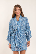 Load image into Gallery viewer, Chuva Kimono

