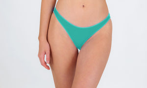 Model Front: Rio De Sol Bottom Bottom Opal Essential-Comfy
