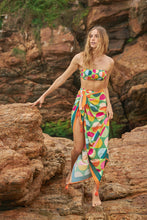 Load image into Gallery viewer, Set Garden-City Bandeau-Reto Hotpant-Cos
